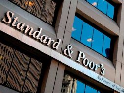 Standard and Poor's detalló que la demanda de crédito se mantendrá moderada en México debido a la pandemia. ESPECIAL