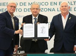 AMLO encabezó la ceremonia de la firma del decreto en compañía del gobernador Jaime Bonilla. TWITTER/@Jaime_BonillaV