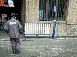 Empleada de Decoaro entrando a Palacio Nacional. ESPECIAL / Mexicanos contra la Corrupción y la Impunidad