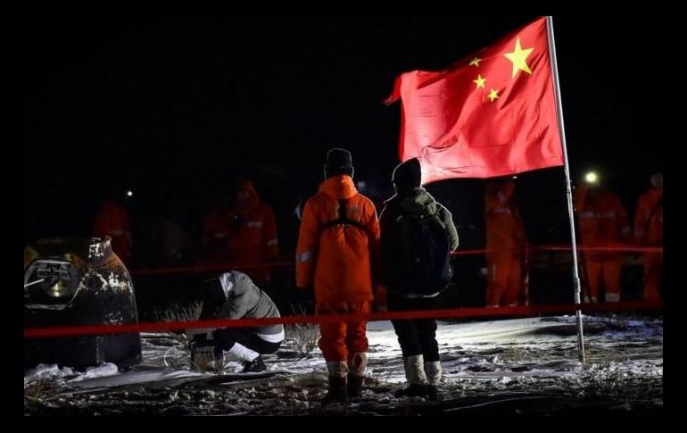La cápsula que contenía materiales de la Luna aterrizó en Mongolia poco después de la 01:30 hora local del jueves. GETTY IMAGES