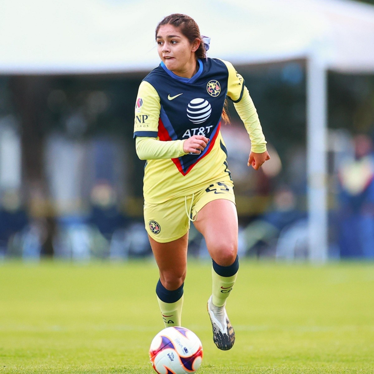 Aprender acerca 74+ imagen jugadoras del club america femenil Abzlocal.mx