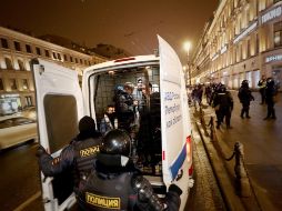 Las manifestaciones en el centro de Moscú y San Petersburgo se saldaron con mil 400 nuevas detenciones e imágenes de violencia policial. EFE/A. Maltsev