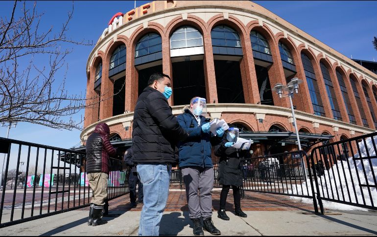 El estadio Citi Field de los Mets, en Nueva York, abrió hoy sus puertas como centro de vacunaciones. AP/M. Altaffer