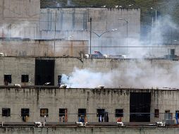 La cárcel del el Turi, en la ciudad de Cuenca, durante el motín de este martes.  EFE/R. Puglla