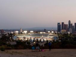 Los estadios y otras estructuras al aire libre podrán reabrir para competencias deportivas o conciertos a partir del 1 de abril. EFE/ARCHIVO