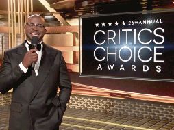 TAYE DIGGS. El conductor de la gala se enlazó con los ganadores, usando una escenografía virtual y con poco contacto humano. EFE