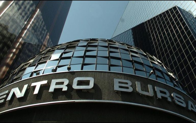 La Bolsa Mexicana se sitúa por encima de sus similares en Nueva York, Toronto, Sao Paulo, Buenos Aires, Bogotá, Lima y Quito. EFE/ARCHIVO