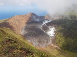 La Soufriere, de más de mil 200 metros de altura, no había entrado en erupción desde 1979. EFE/Nemo Svg