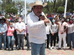 El ex candidato al estado de Guerrero por Morena, Félix Salgado Macedonio, habla durante un mitin de protesta en Chilpancingo. EFE/J. de la Cruz