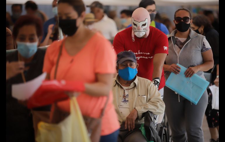 Los luchadores apoyarán de manera intermitente en diferentes jornadas, aunque también se invita a la población en general a sumarse como voluntarios. EL INFORMADOR / F. Atilano