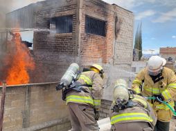 El incendio ocurrió poco antes de las 14:00 horas sobre la calle San Alfonso, casi al cruce con San Buenaventura. ESPECIAL / Protección Civil Jalisco