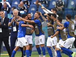 Italia sigue volando en esta Eurocopa y celebró su trigésimo partido sin conocer la derrota. EFE / R. Antimiani