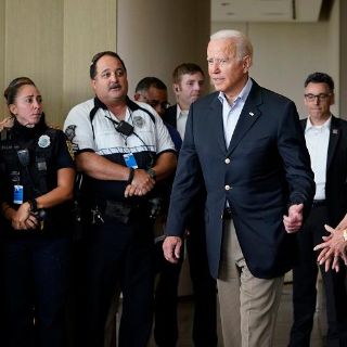 Joe Biden se reúne con familiares de las víctimas del derrumbe en Miami