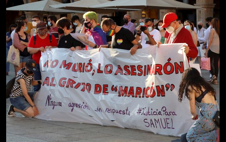 Medios españoles informan que testigos de lo sucedido aseguran que al joven lo mataron al grito de 