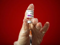 Según los lineamientos de la Secretaría de Salud federal sobre la vacunación anti COVID-19 en México, se requieren dos dosis del producto de AstraZeneca. AP/ARCHIVO