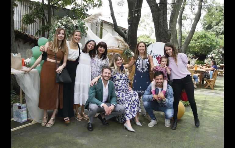 Lucia Thistle, Andrea Thistle, Andrea de Alba, Aida Torres, Javo de Alba, Lucia Orozco, Martha Pérez, Javo de Alba, Inés y Roxana Cornejo. GENTE BIEN JALISCO/CARLOS MONCADA