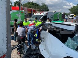 Luego de ser valorados por paramédicos de los Servicios Médicos Municipales, uno de los heridos debió ser trasladado a un hospital. ESPECIAL/Bomberos de Tlajomulco