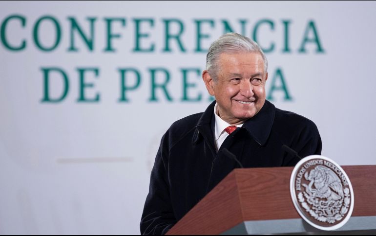 Andrés Manuel López Obrador dijo que viajará en vuelo comercial, expondrá su opinión y regresará inmediatamente. EFE/Presidencia de México