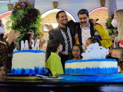 El presidente de Venezuela, Nicolás Maduro, compartió imágenes con el cantante a través de redes sociales. TWITTER@NicolasMaduro