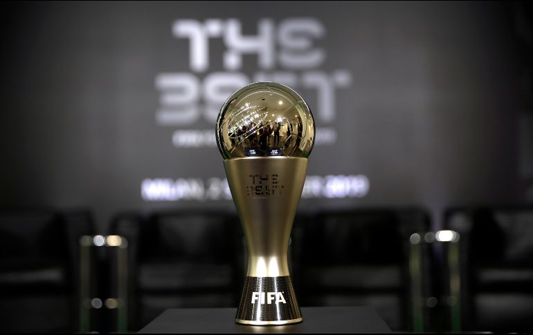 El polaco Robert Lewandowski (último ganador), el argentino Lionel Messi y el egipcio Mohamed Salah: entre ellos queda el elegido. AP / ARCHIVO