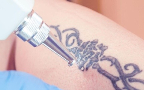 Sanidad retira tintas para tatuajes por su alto contenido de alcohol  isopropílico