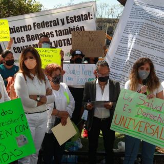 Día del Riñón: Pacientes renales se manifiestan en el Congreso de Jalisco: "No hay nada que celebrar"