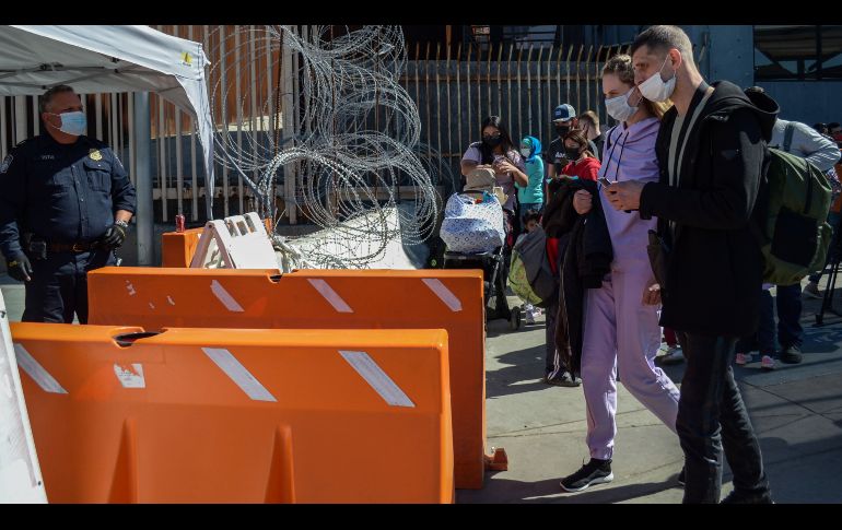 Familias rusas y ucranianas arriban todos los días a Tijuana en espera de obtener asilo en EU. EFE/J. Terriquez