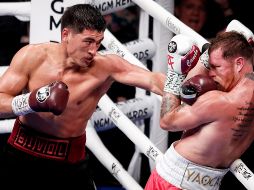 ”Canelo” Álvarez admitió que nunca se sintió cómodo en la pelea contra Dmitry Bivol. EFE / E. Laurent