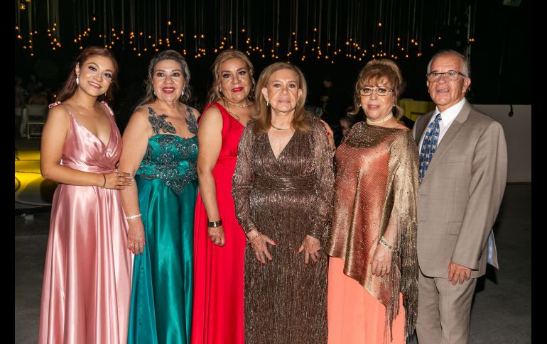 Elisa Escareño, Elisa González, Gabriela González, Elsa Miranda, Anabela Morales y Salvador Miranda. GENTE BIEN JALISCO/Jorge Soltero