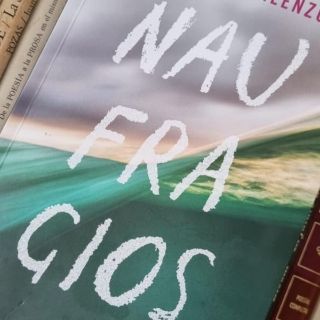 José Ignacio Valenzuela: "Naufragios", tres poderosas historias del escritor chileno