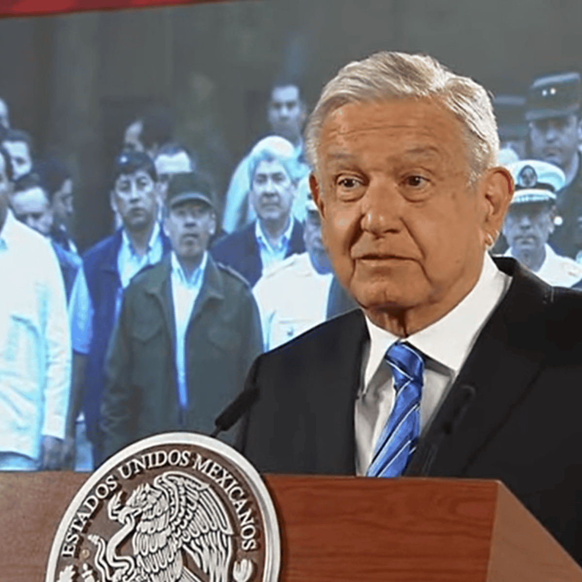 AMLO critica con foto guerra contra el narco de Calderón | El Informador