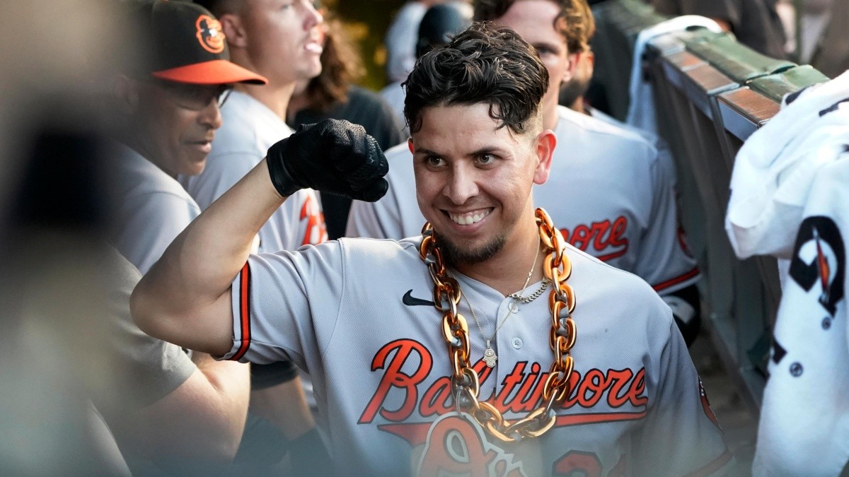 MEXICANO GANA EL GUANTE DE ORO EN LA MLB, RAMON URIAS GOLD GLOVE WINNER -  MLB ORIOLES BASEBALL 