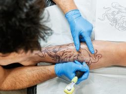 Donde hay menos grasa y más nervios será más doloroso hacerse un tatuaje. GETTY IMAGES