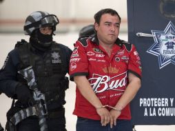 Agentes federales presentan a Gilberto Barragán, alias 'El Tocayo'. AFP  /