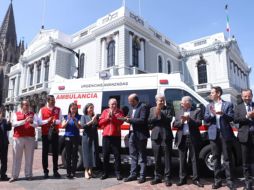 La UdeG dona ambulancia, predio para nueva Cruz Roja en Zapopan y 3.5 MDP