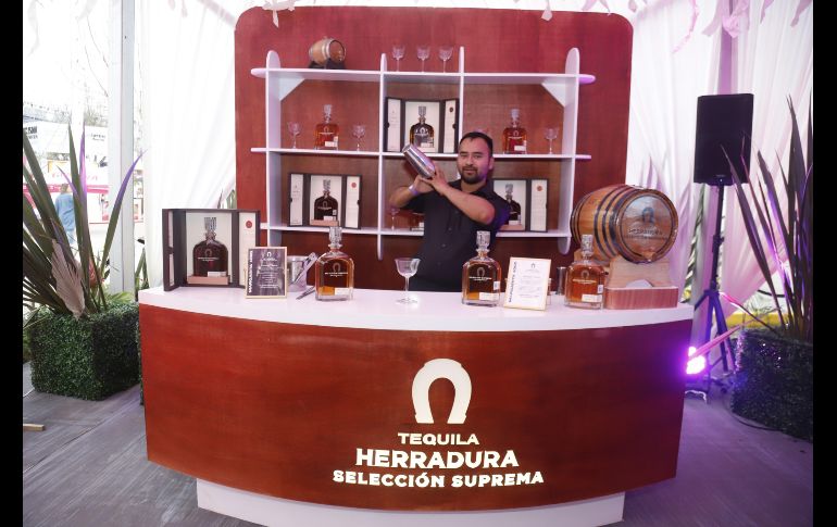 La barra del hospitality de Tequila Herradura. ESPECIAL