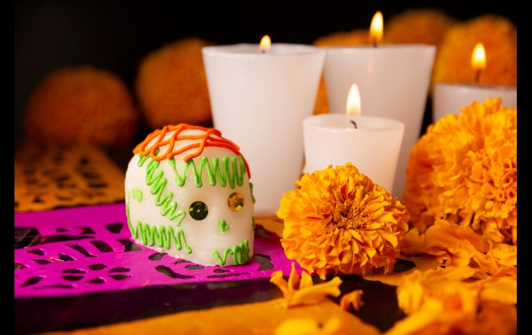 Estas son las ofrendas que no deben faltar en tu altar del Día de Muertos. ISTOCK/hayaship