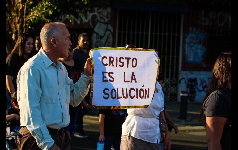 Los marchantes se congregaron en la explanada de la Plaza Liberación para terminar con un concierto cristiano. EL INFORMADOR/A. Navarro