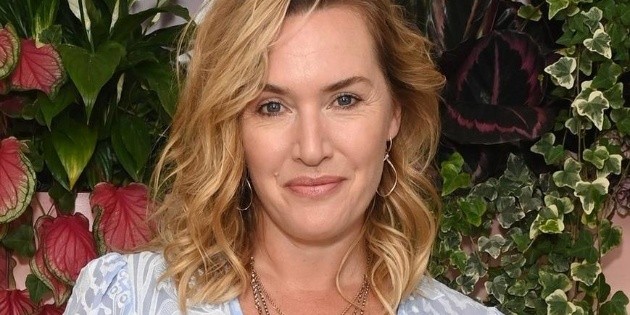 La Actriz Kate Winslet Dona Us20000 A Una Madre Para Que Pueda Pagar La Factura De La 