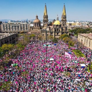 Así se vive en Guadalajara la manifestación en defensa al INE (FOTOS)