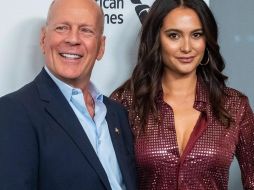 El actor Bruce Willis en compañía de su esposa Emma Heming Willis. AP