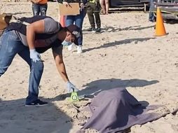 El conductor de la camioneta no vio a los jóvenes en la playa. ESPECIAL