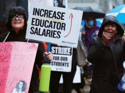 Las escuelas del distrito escolar en huelga sirven 300 mil desayunos y 285 mil almuerzos a estudiantes latinos y afroamericanos. ESPECIAL