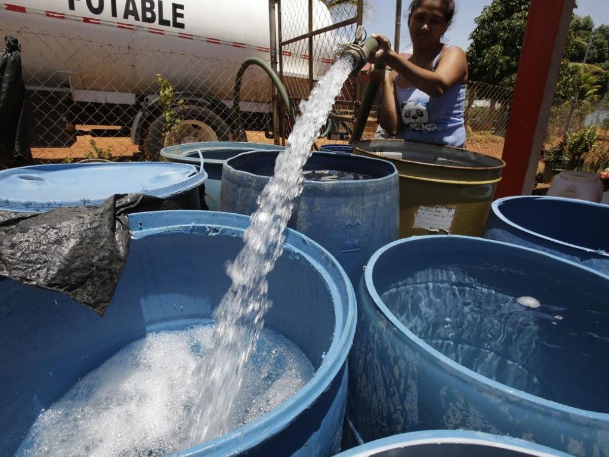 No te quedes sin agua! te decimos cómo pedir una pipa para que no sufras  por los recortes de agua - TendeciaMX