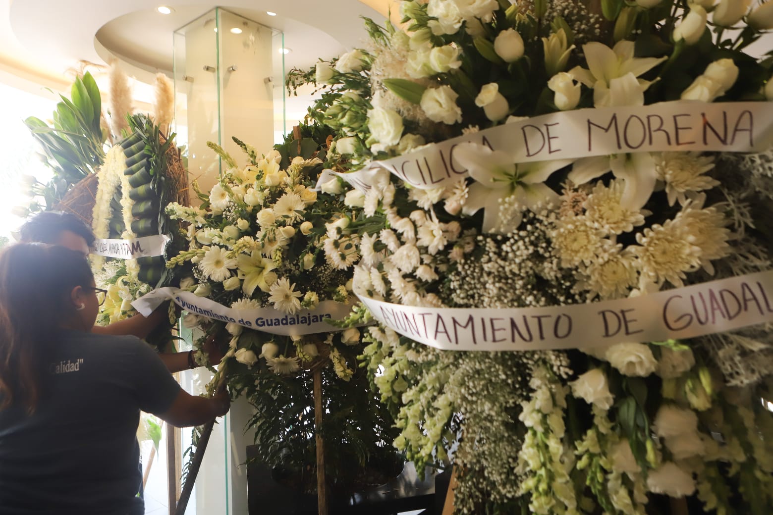 Ofrendas florales en el velorio de Raúl Padilla. EL INFORMADOR/ CARLOS ZEPEDA