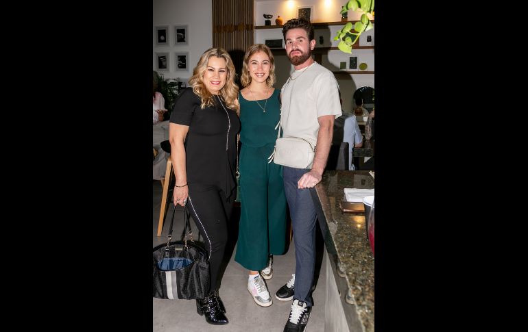 Martha Gallegos, Paulina Sánchez y Gabriel Sánchez. GENTE BIEN JALISCO/Jorge Soltero