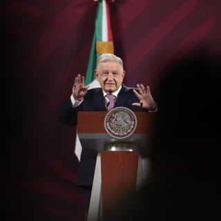 López Obrador revela por qué se la pasa "apagando focos en Palacio Nacional"