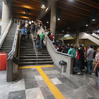 Afirman que funcionan el 90% de escaleras y elevadores del Tren Ligero