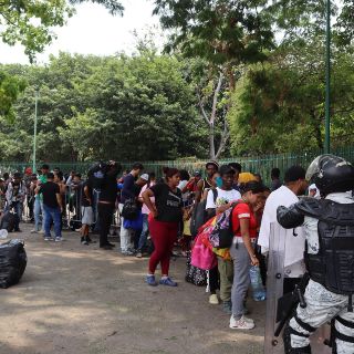 El INM ordena no otorgar permisos para tránsito de migrantes en México