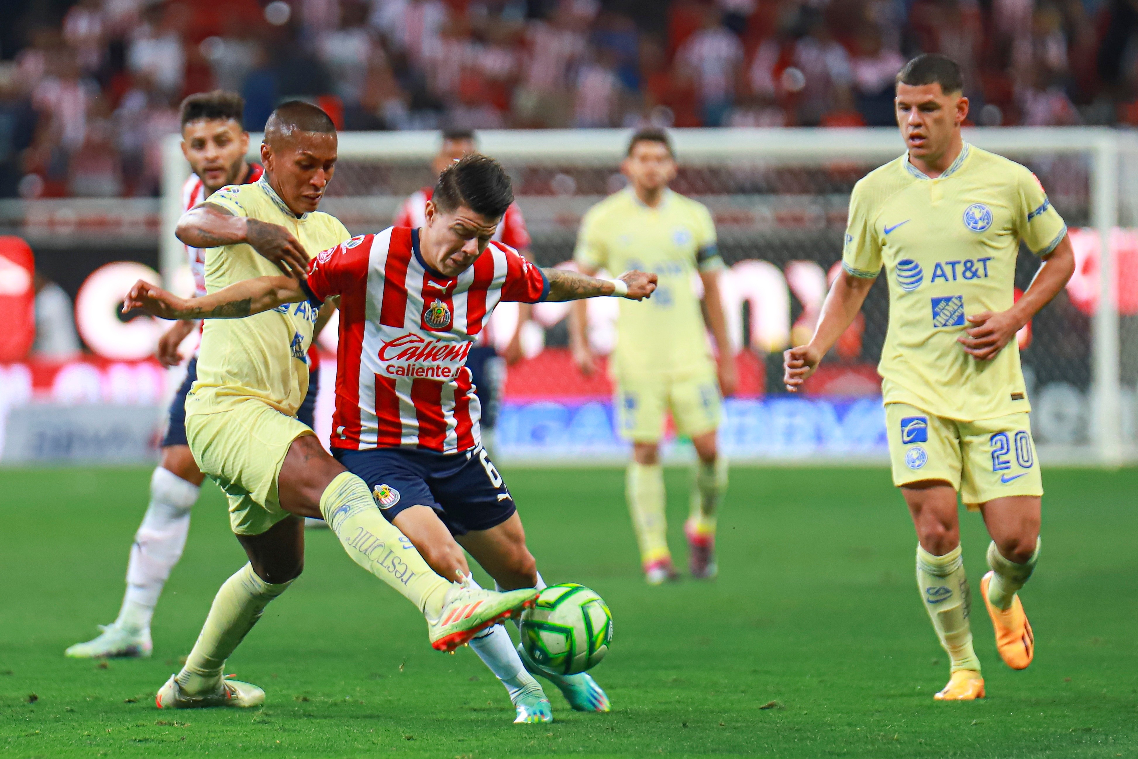 Chivas vs América Las águilas pegan primero y ganan el Clásico de